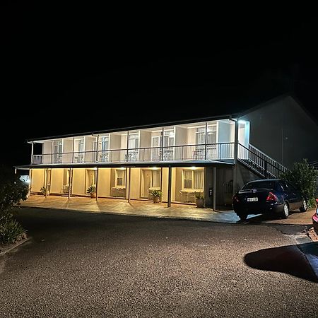 Holiday Lodge Motor Inn Narooma Exteriör bild