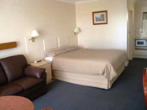 Holiday Lodge Motor Inn Narooma Exteriör bild